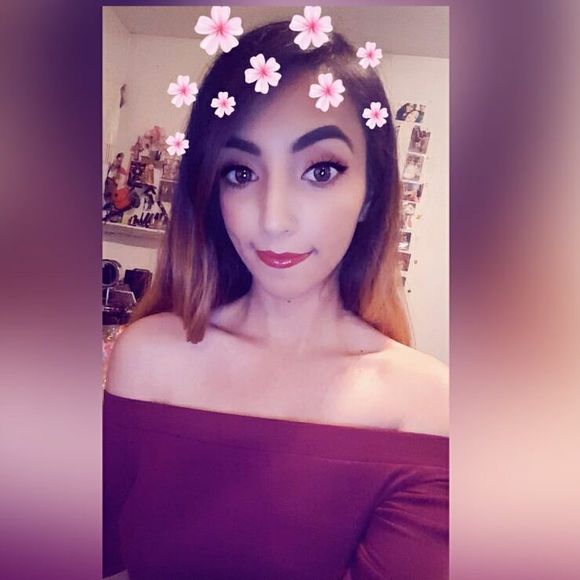 Meet your Posher, Anahi - Picture 1 of 1